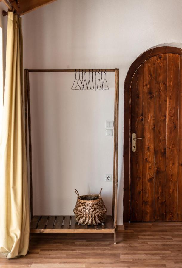 Amphora Guesthouse Himare Exterior foto