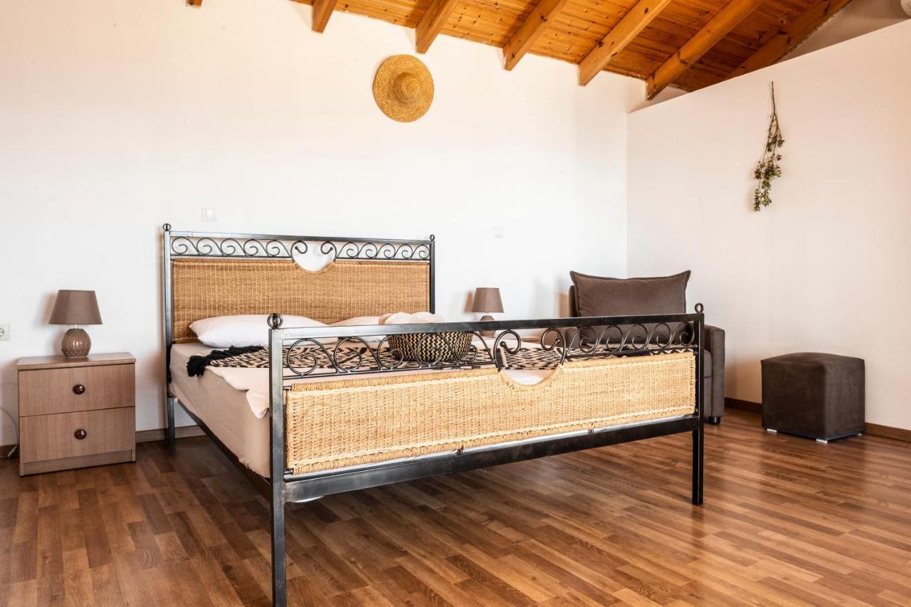 Amphora Guesthouse Himare Exterior foto