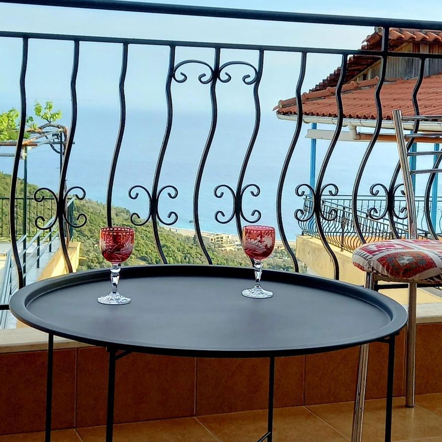 Amphora Guesthouse Himare Exterior foto