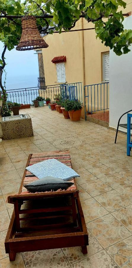 Amphora Guesthouse Himare Quarto foto