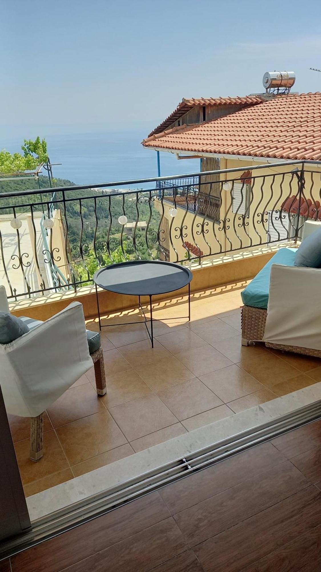 Amphora Guesthouse Himare Quarto foto